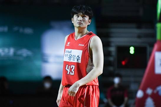 3연패 탈출 후 기뻐하는 오리온 이대성. 사진=KBL 제공