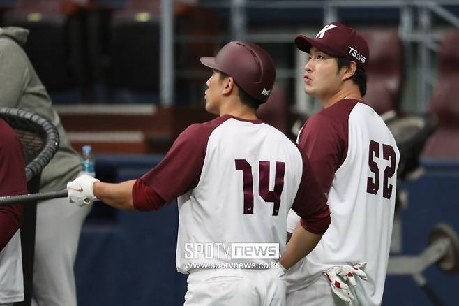 ▲ 2020년 키움 동료였던 LG 서건창(왼쪽)과 kt 박병호. ⓒ 곽혜미 기자