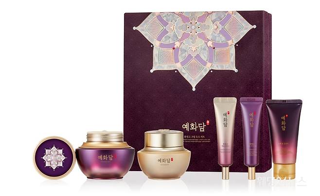 사진 : 예화담 환생고 크림 듀오 세트 / 75,000원. [본품] 예화담 환생고 보윤 크림 (50ml), 예화담 환생고 화윤 크림 (25ml). [증정] 예화담 환생고 앰플에센스 (20ml), 예화담 환생고 보윤 아이크림 (20ml), 예화담 환생고 진액 폼 클렌저 (50ml)