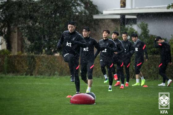 The Korean national team train at the Cornelia Diamond Golf Resort Spa in Antalya, Turkey on Tuesday. [NEWS1]