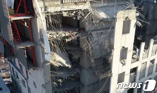 현대산업개발 아파트 신축 공사 붕괴 사고가 발생한 광주 화정동 화정아이파크 외부 모습. (광주시 제공 영상 캡처)2022.1.13/뉴스1 © News1 박준배 기자