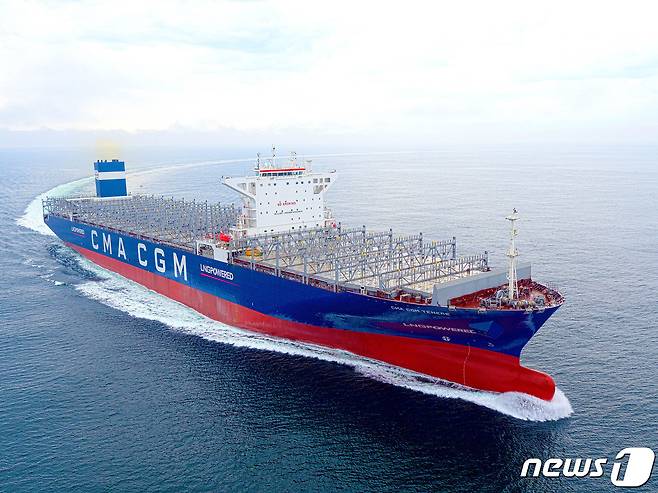 현대삼호중공업이 2020년 9월 싱가포르 EPS사에 인도한 LNG 추진 대형컨테이너선. © 뉴스1
