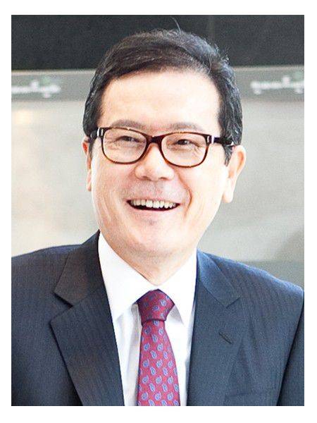 모교인 영남대에 장학금으로 200만 달러를 기탁키로 한 이돈 액티브USA 회장. /영남대