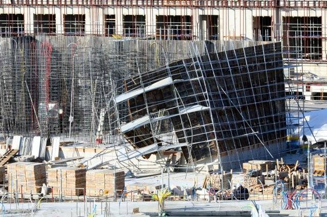 13일 경북 구미시 산동 한 아파트 신축 건설현장에서 거푸집이 무너지는 사고가 났다. 이 사고는 이날 12시 30분쯤 강풍으로 인해 난 것으로 알려졌으며 인명피해는 없었다. 2022.1.13./뉴스1 ⓒNews1