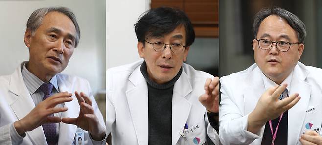 왼쪽부터 오명돈 신종감염병 중앙임상위원회 위원장, 정기현 국립중앙의료원장, 주영수 국립중앙의료원 공공의료본부장. 오 위원장은 서울 종로구 서울대병원 연구실에서, 정 원장과 주 본부장은 서울 중구 국립중앙의료원 원장실에서 11일 오후 <한겨레>와 인터뷰했다. 윤운식 선임기자 yws@hani.co.kr