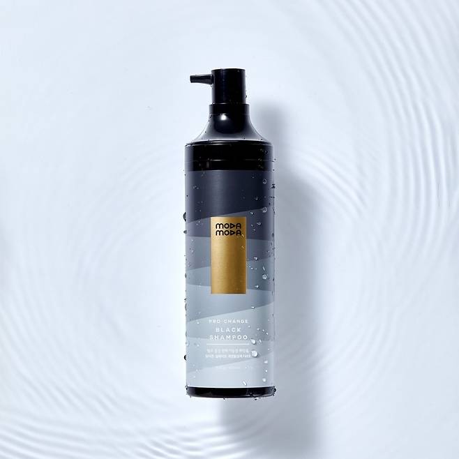 [서울=뉴시스] 모다모다 프로체인지 블랙샴푸. (사진=모다모다 제공). 2022.01.03. photo@newsis.com *재판매 및 DB 금지 *재판매 및 DB 금지