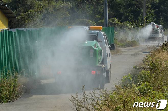 아프리카돼지열병(ASF) 차단 방역(자료사진)© News1 DB