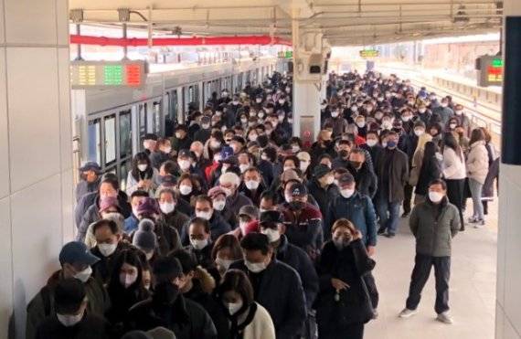 지난해 12월 28일 동해선 2단계 광역전철이 개통하면서 태화강역 하루 평균 이용객은 1만 4379명으로 개통 전 2624명 대비 5배 이상 증가하고 있다.