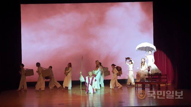 뮤지컬 '창세이야기'의 한 장면. 더블레싱프로덕션 제공