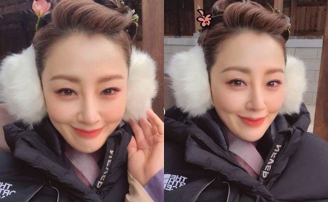 Actor Oh Na-ra has attracted attention by revealing the current situation of shooting the drama.On the 15th, Oh Na-ra posted two photos on her instagram with an article entitled Earplug # Earless # tvn drama # Honour.In the photo, Oh Na-ra is wearing a white fur-eared cap and smiling at the shooting scene. Oh Na-ras goddess visual, which boasts a bright beauty, brightens the scene and catches the eye.Fans responded, You are so cute, You are really beautiful, and I am lovely today.On the other hand, Oh Na-ra will meet her fans through the TVN drama Hwang-Hong, a drama about the stories of young drinkers who deal with the heavenly spirit.