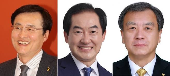 [수원=뉴시스] 사진 왼쪽부터 최창의 ㈔행복한미래교육포럼 대표, 안병용 의정부시장, 김거성 전 청와대 시민사회수석. (사진=뉴시스DB) *재판매 및 DB 금지