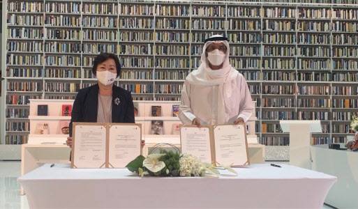 국립중앙도서관은 중동 최대 규모의 아랍에미리트 모하메드 빈 라시드 도서관과 16일(현지시각) 두바이 모하메드 빈 라시드 도서관에서 교류 협력에 대한 양해각서를 체결했다(사진=국립중앙도서관).