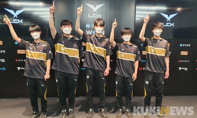 젠지 e스포츠 선수단.&nbsp; &nbsp;사진=강한결 기자