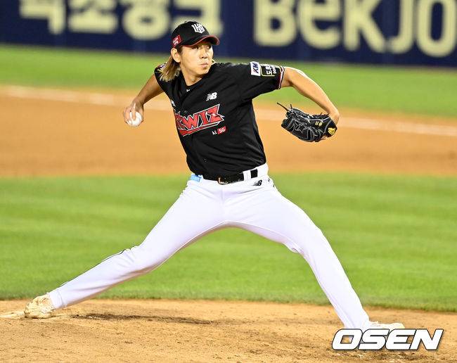 [OSEN=지형준 기자] 2021년 두산전에서 마운드에 오른 KT 이대은이 임차게 공을 뿌리고 있다. 2021.09.14 /jpnews@osen.co.kr
