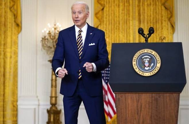 20일로 취임 1주년을 맞는 조 바이든 미국 대통령이 19일 백악관에서 기자회견을 하고 있다. AP 연합뉴스