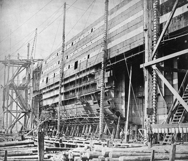 19세기 최고의 엔지니어 브루넬이 건조한 거대한 선박들. 목재선인 그레이트 웨스턴호(위)는 철제선인 그레이트 브리튼호(아래)로 진화했다. 1830년대 들어서 대양 항해 사업을 성공시키 위해서 안전한 대형 증기선을 개발하려는 움직임이 계기로 작용했다. 휴머니스트 제공