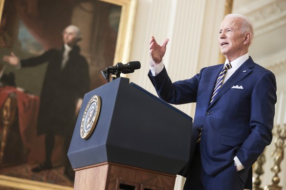 조 바이든 미국 대통령이 19일 백악관 이스트룸에서 취임 1주년 기자회견을 하고 있다. [EPA=연합뉴스]