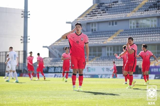 [서울=뉴시스] 조수정 기자 = 15일 터키 안탈리아 마르단스타디움에서 열린 남자 축구 A대표팀 대한민국 대 아이슬란드 친선경기에서 한국 조규성이 선제골 세리머니를 하고 있다. (사진=대한축구협회 제공) 2022.01.15. chocrystal@newsis.com *재판매 및 DB 금지