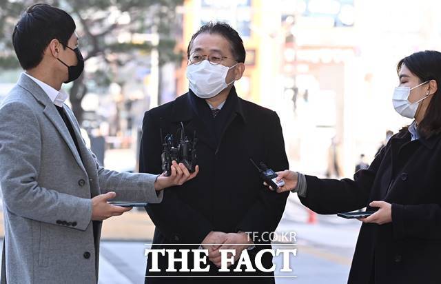 김학의 전 법무부 차관에 대한 출국금지 조치가 이뤄질 당시 법무부 출입국외국인정책본부장으로 일한 차규근(사진) 법무연수원 연구위원이 2021년 3월 수원지법에서 구속 전 피의자심문(영장실질심사)을 받기위해 출석하고 있다. /뉴시스