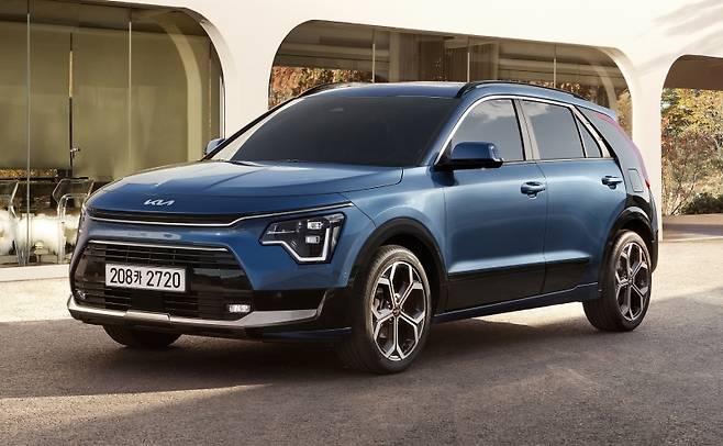 기아 신형 니로 미네랄 블루 컬러