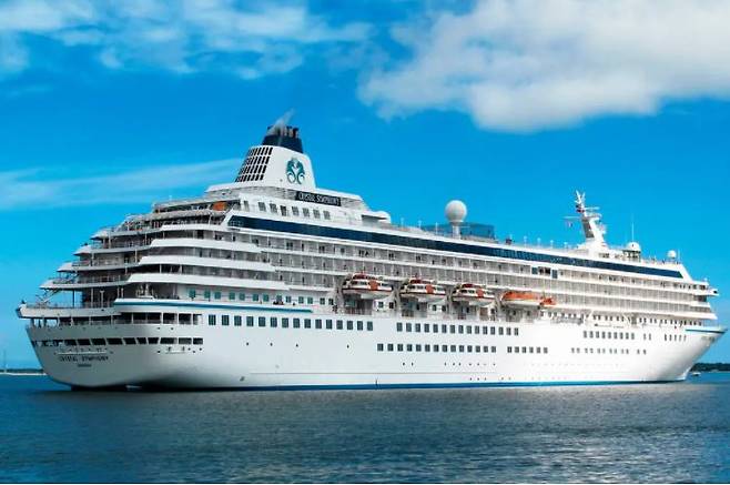 미국서 압류 위기에 처하자 승객을 태운 채 도망쳐버린 유람선 크리스털 심포니호 / 사진 = 연합뉴스