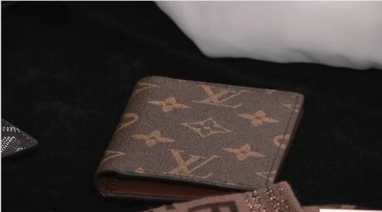 실제 시장에서 판매하는 가품 루이비통 카드지갑