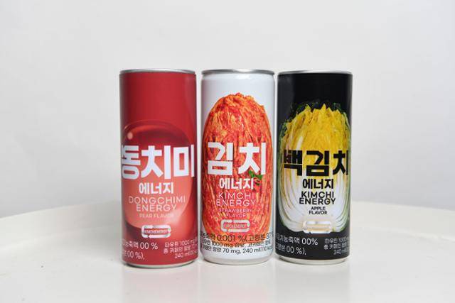 윤소영 적컴퍼니 대표가 개발한 '김치 에너지'는 김치 농축액 0.001%가 들어 있다. 윤 대표는 다음달에 백김치와 동치미 농축액을 넣은 에너지 음료들도 새로 출시할 예정이다. 한지은 인턴기자