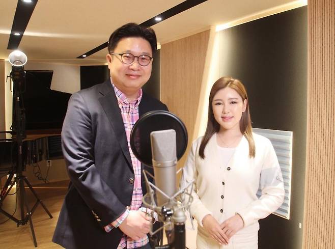 서경덕 교수(왼쪽)와 가수 송가인 [서경덕 교수 제공]