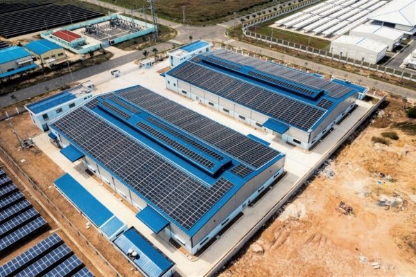 나미솔라가 베트남 소나데지 산업단지에서 운영 중인 지붕태양광 시설. 사진제공｜SK에코플랜트