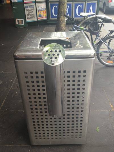 호주 멜버른에 설치된 담배꽁초 전용 쓰레기통.