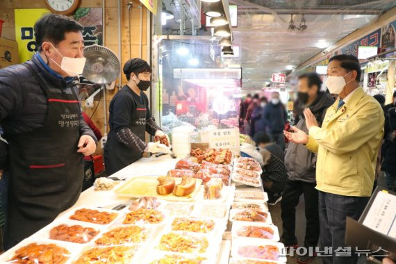 이재준 고양시장 소상공인 격려방문. 사진제공=고양시