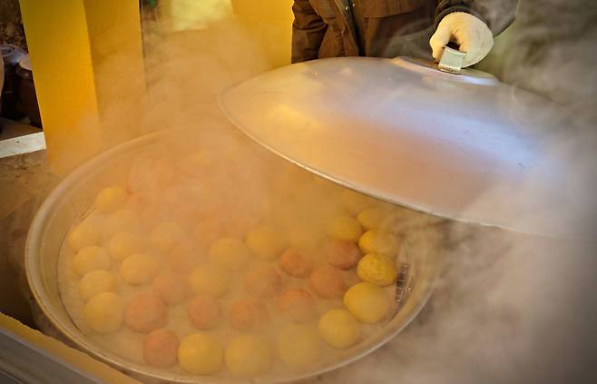 찜통에서 30분이면 맛있는 찐빵이 완성된다