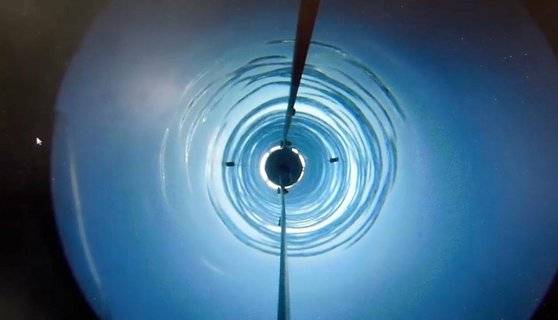 미국 과학자들이 남극 휠란스 빙저호를 관찰하기 위해 빙하 표면에 시추공을 뚫었다. [사진 노던일리노이 대학]