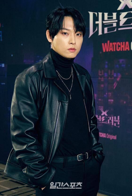 SF9 멤버 인성이 21일 오후 온라인으로 진행된 왓챠 음악 예능 '더블트러블' 제작발표회에 참석해 포토타임을 갖고 있다. '더블 트러블'(연출 이승준)은 가요계 대표 아이돌이 파트너와 함께 듀엣 무대를 만드는 음악 경연 프로그램으로. 남녀 아이돌 10인이 '더블 트러블' 자리를 놓고 대결을 펼친다. 공민지, 효린, 초아, 전지우, 먼데이, 임슬옹, 장현승, 태일, 김동한 등이 참석한다. 24일 첫 공개. 〈사진=왓챠 제공〉 김진경 기자 kim.jinkyung@joongang.co,kr/2021.12.21/