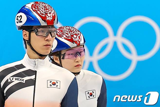 대한민국 쇼트트랙 대표팀 황대헌, 최민정이 6일 오후 중국 베이징 수도실내체육관에서 훈련하고 있다. 2022.2.6/뉴스1 © News1 안은나 기자