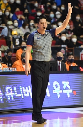 이상준 프로농구 심판. (사진 = KBL 제공) *재판매 및 DB 금지