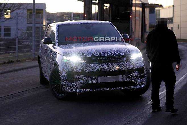 레인지로버 스포츠 시험주행차량 (사진제공 : S. Baldauf/SB-Medien)