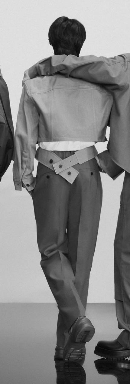 앞태도 뒤태도 최고♥ 방탄소년단 지민, 머리부터 발끝까지 '완벽 핫바디'..삼성 갤럭시 화보 공개