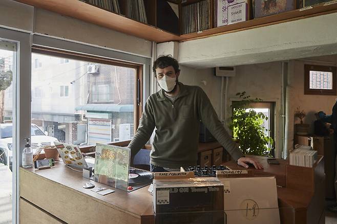 모자이크 서울의 대표 커티스 캄부. 윤동길 스튜디오어댑터 실장