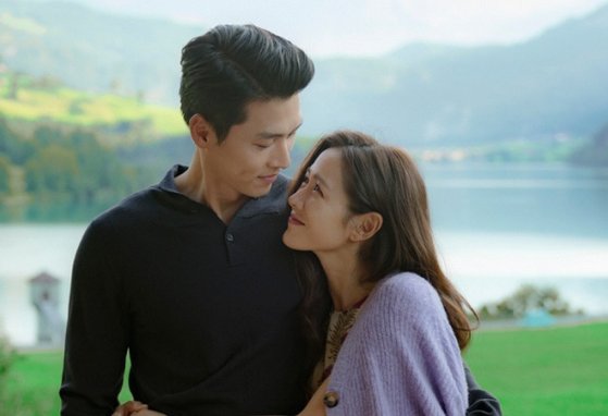 Actors Son Ye-jin and Hyun Bin make a couples kite.On the afternoon of the 10th, Son Ye-jin and Hyun Bin announced the marriage news on their SNS, and the agency also formulated the marriage of the two through official position.Son Ye-jin agency MS Team Entertainment and Hyun Bin agency VAST Entertainment said, Son Ye-jin and Hyun Bin actors have signed a hundred years as partners to share their future lives.According to the agency, Son Ye-jin and Hyun Bin will raise the marriage ceremony in March this year.As Corona 19 Only City continues, it will be held privately at the invitation of only parents and acquaintances.In particular, doubts about premarital pregnancy have arisen in the announcement of surprise marriage, but this is a reaction that is unfounded.It is only promise and proceed with marriage, but it is not premarital pregnancy, the aide said.Recently, there has been a rumor in the industry that Son Ye-jin and Hyun Bin are preparing for marriage seriously.However, even when the devotion was revealed, many of the people who thought that this rumor would be part of it as they repeated several denials about the marriage that was reported afterwards.But this time it was real.Son Ye-jin and Hyun Bin, who first made a connection in the film through the movie Negotiation (2018), were rumored to be enthusiastic with the success of the drama The Unstoppable of Love (2019), and in January last year, they admitted that they were in love and opened a new end of their lives as a couple after a year of public devotion.The agency said, I would like to ask for blessings and support for the future of the two people who made a precious decision of life as a person in the actor Li Dian who came to the special and precious beginning of life.The following are Son Ye-jin, Hyun Bin,Hello. This is MSTIM Entertainment. Id like to give you a message regarding the marriage message of the actor Son Ye-jin released today.As we have seen on SNS, Son Ye-jin and Hyun Bin actors have been together for a hundred years as partners to share their future lives.Two people who have met with warm support and interest of many people will hold a marriage ceremony in Seoul in March.As everyone is a difficult Sigi due to Only, I decided to carry out privately with my parents and acquaintances according to the will of the two actors.I hope Sigi will give blessings and support to the future of the two people who have started their special and precious beginnings of life, and I will try to show you a better picture to repay the love that Son Ye-jin actor sent me.Thank you.VAST Entertainment. Im giving you news about the marriage of the actor Hyun Bin released today.Two actors, the Hyun Bin actor and the Son Ye-jin actor, took their precious first steps as a strong companion of each other.The two will hold a marriage ceremony at the Seoul meeting place in March, and since it is a difficult Sigi in Corona, I would like to ask you to understand that it is conducted privately according to the opinions of two people who want to keep their parents and acquaintances quiet.As a person in the actor Li Dian, I would like to ask for blessings and support for the future of the two people who made precious decisions of life, and I will do my best to repay the heart of the actor and his agency.Thank you.