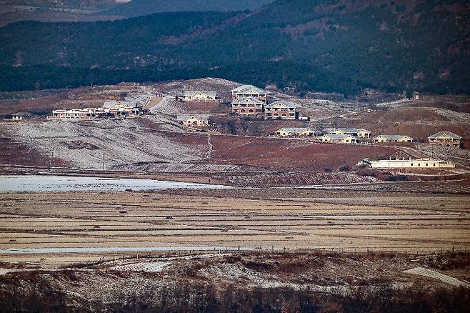 경기도 파주시 오두산 통일 전망대에서 바라본 북한 황해북도 개풍군 일대의 모습. 연합뉴스