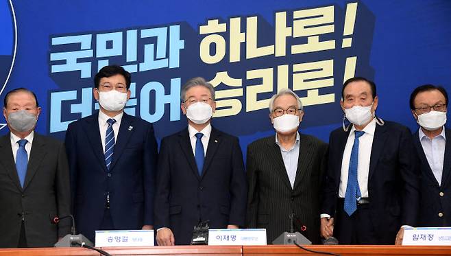 꼬투리걸 이미지