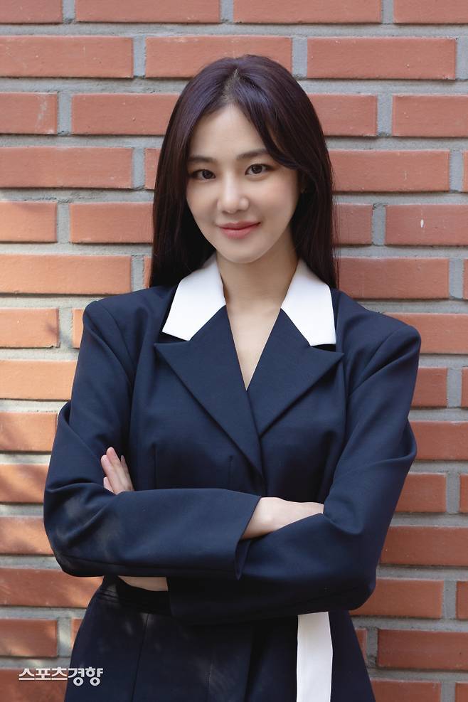 tvN 드라마 ‘배드앤크레이지’에서 형사 이희겸 역을 연기한 배우 한지은. 사진 시크릿이엔티