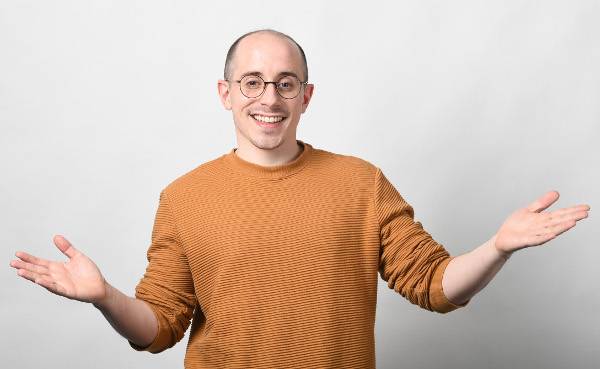 타일러 라쉬가 지난달 18일 서울 여의도 국민일보사에서 인터뷰하다 포즈를 취했다. 그는 12년째 한국에 살면서 방송 강연 출판 전시회 등 다양한 활동을 이어가고 있다. 권현구 기자