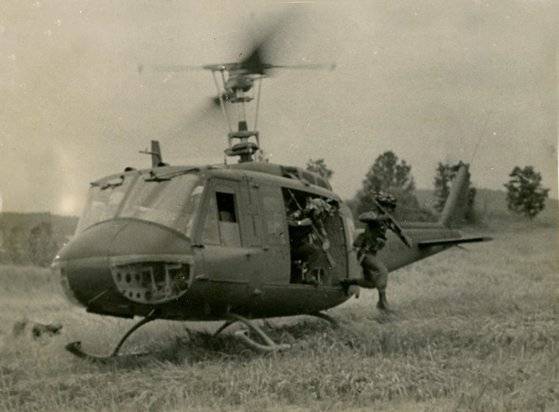 대간첩중대(CAC)의 헬기 출동 훈련. 윤창식 CAC 예비역 병장