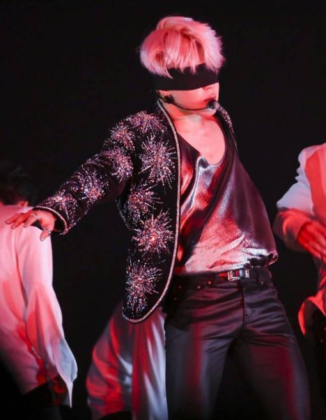 'SPOTIFY KING' 방탄소년단 지민, 솔로곡 7억..韓솔로 최초 '大기록'