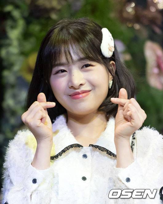 [OSEN=이대선 기자]콘서트에 앞서 걸그룹 에이프릴 김채원이 포즈를 취하고 있다. /sunday@osen.co.kr