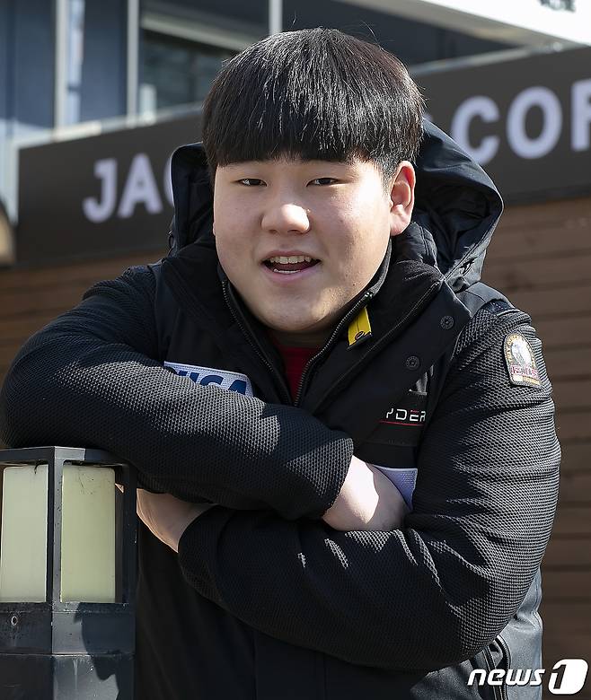 배우 양한열이 서울 강남구 논현로 제이콥스라운지에서 진행된 뉴스1과의 인터뷰에 앞서 포즈를 취하고 있다. 2022.2.16/뉴스1 © News1 김진환 기자