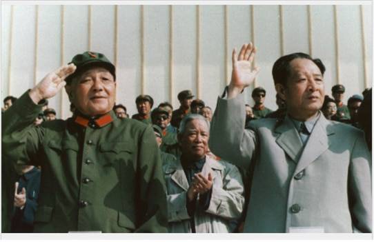<1981년 열병식에 참석한 덩샤오핑과 후야오방. 사진/공공부문>
