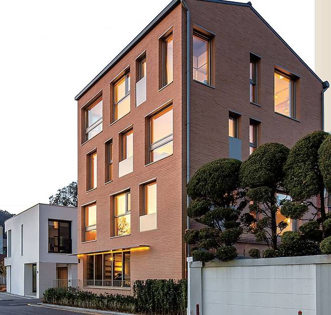 구보건축사무소가 설계한 서울 종로구 궁정동 사회주택 청운광산의 모습. [텍스처온텍스처 제공]